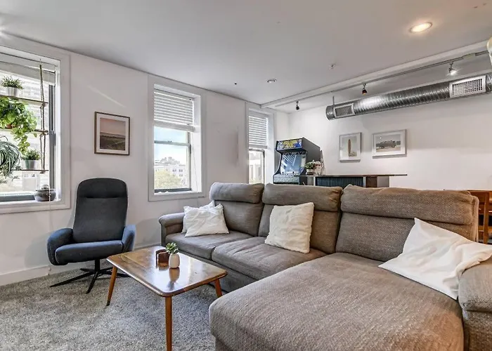 Lovely 2-Bedroom Unit In Springfield
