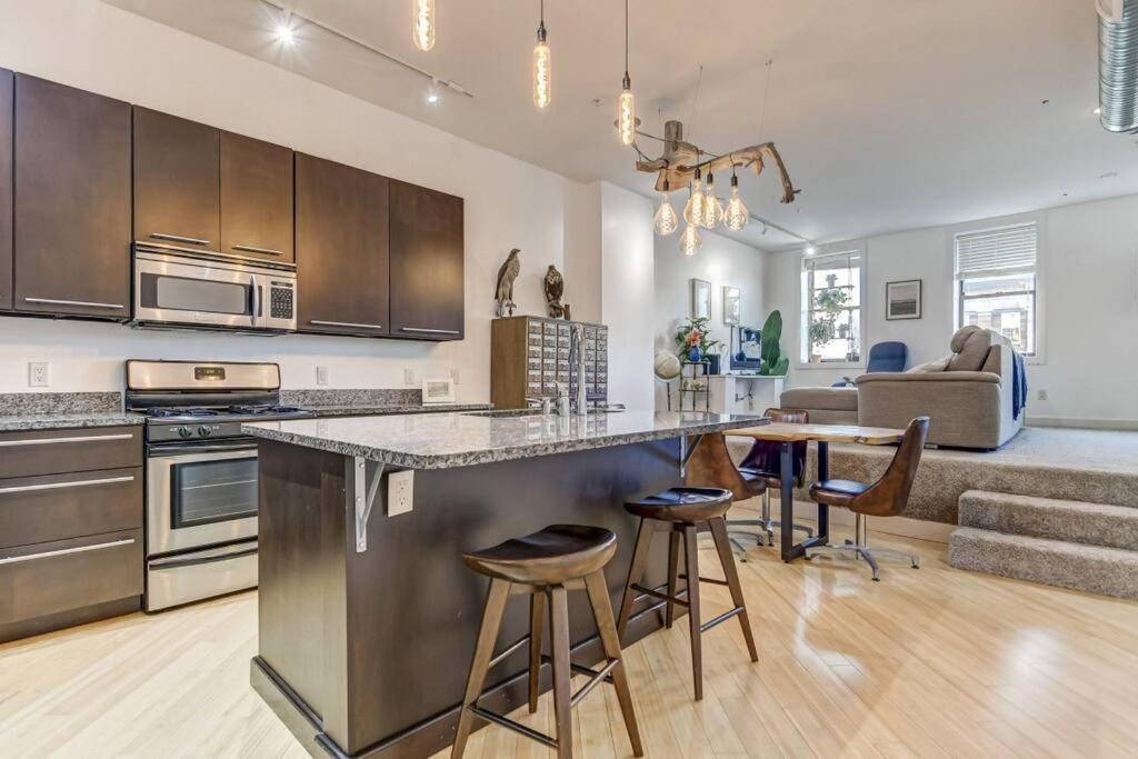 Lovely 2-bedroom Unit In * Springfield